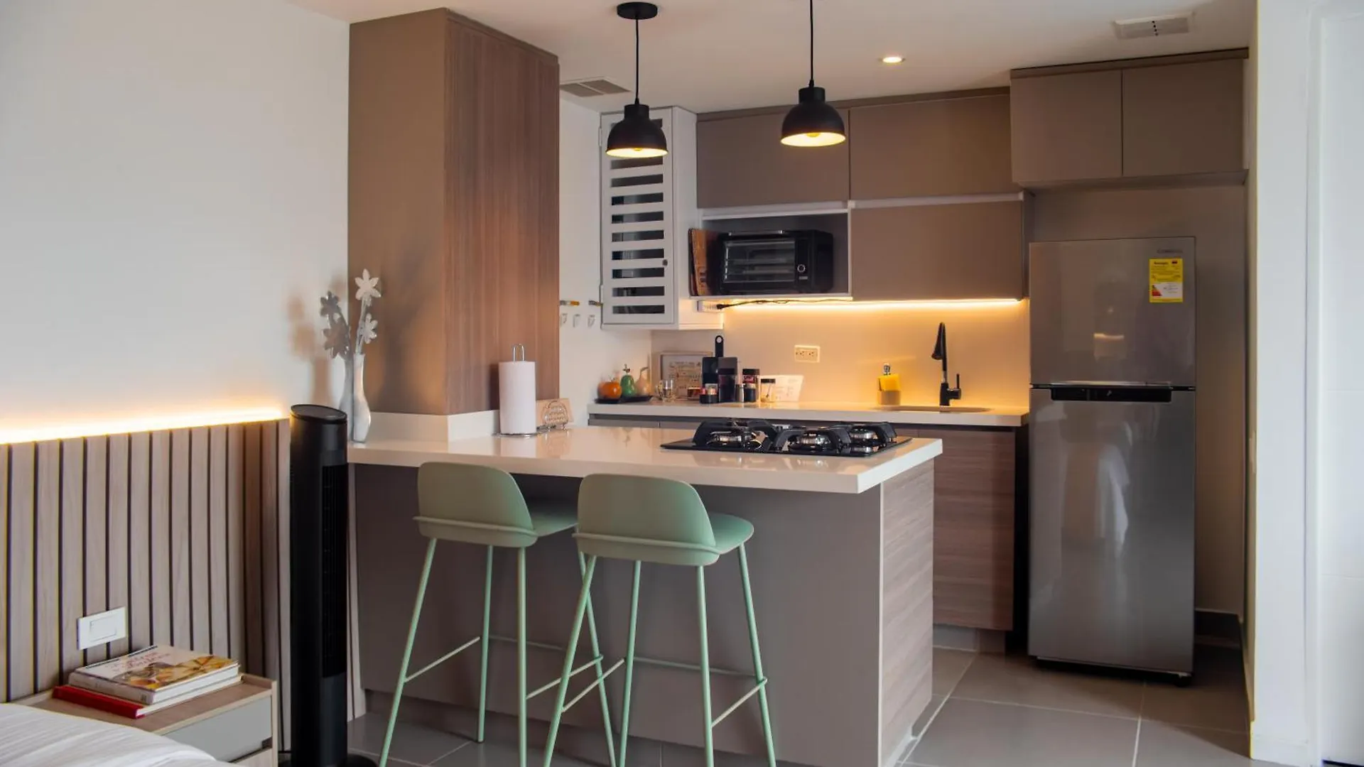 Luxury El Poblado Loft, Relax In Medellin'S Heart! Apartment 0*, Medellin