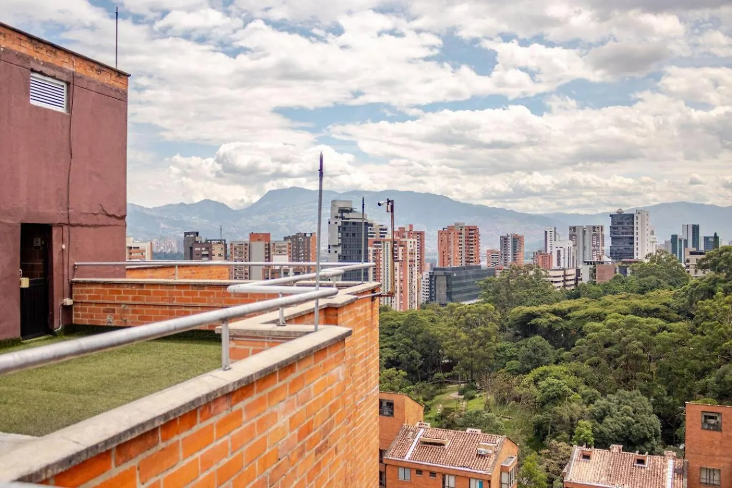 Luxury El Poblado Loft, Relax In Medellin'S Heart!アパートメント アパート メデジン